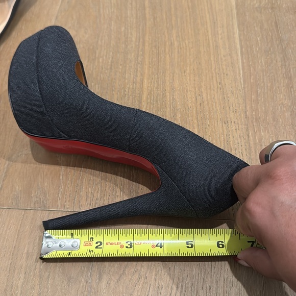Authentic Christian Louboutin Bianca 140 Flanbel Dark Gray Platform Pump - Picture 7 of 7